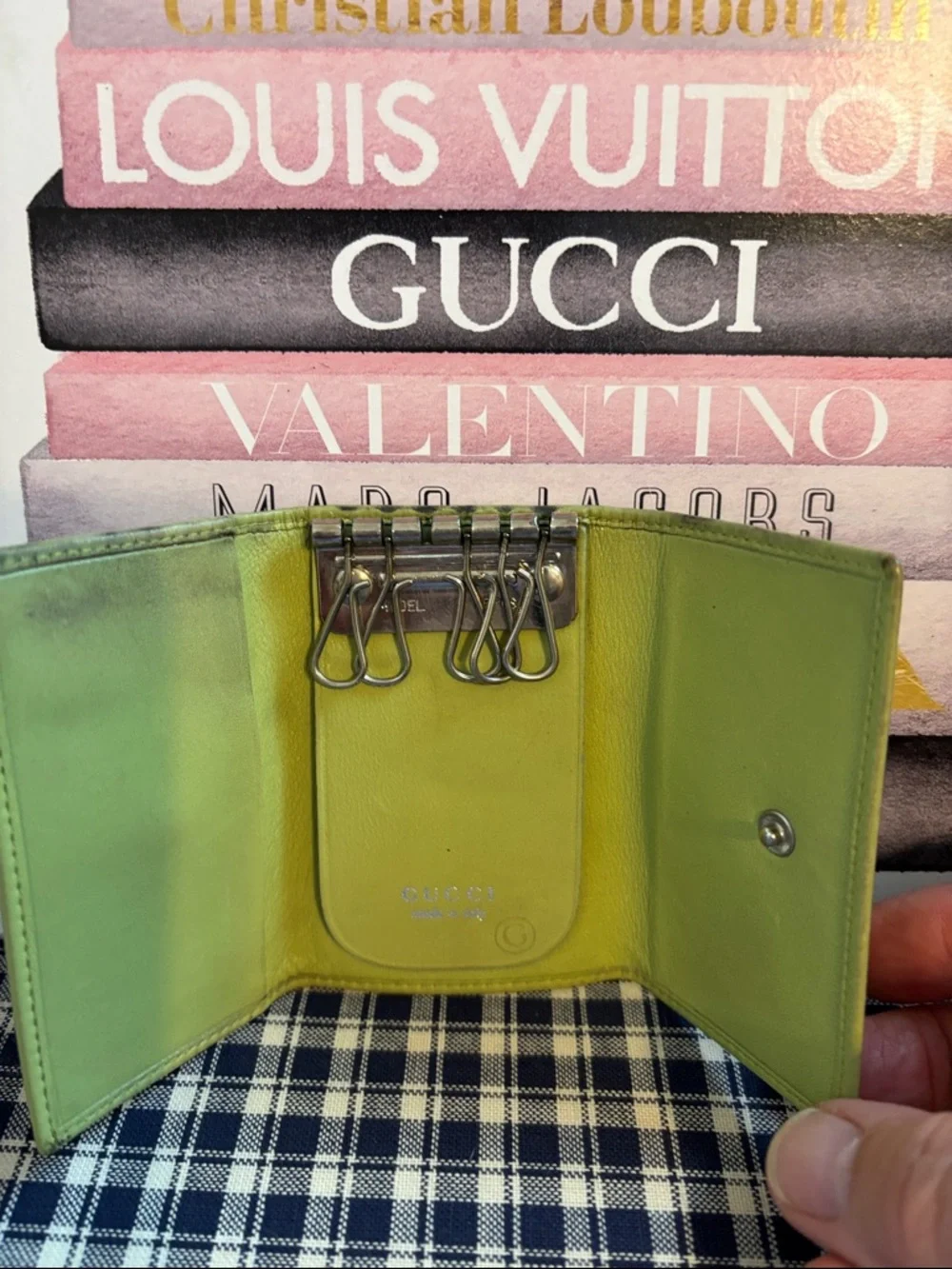 Gucci Lime Green Leather Key Holder - Picture 2 of 6